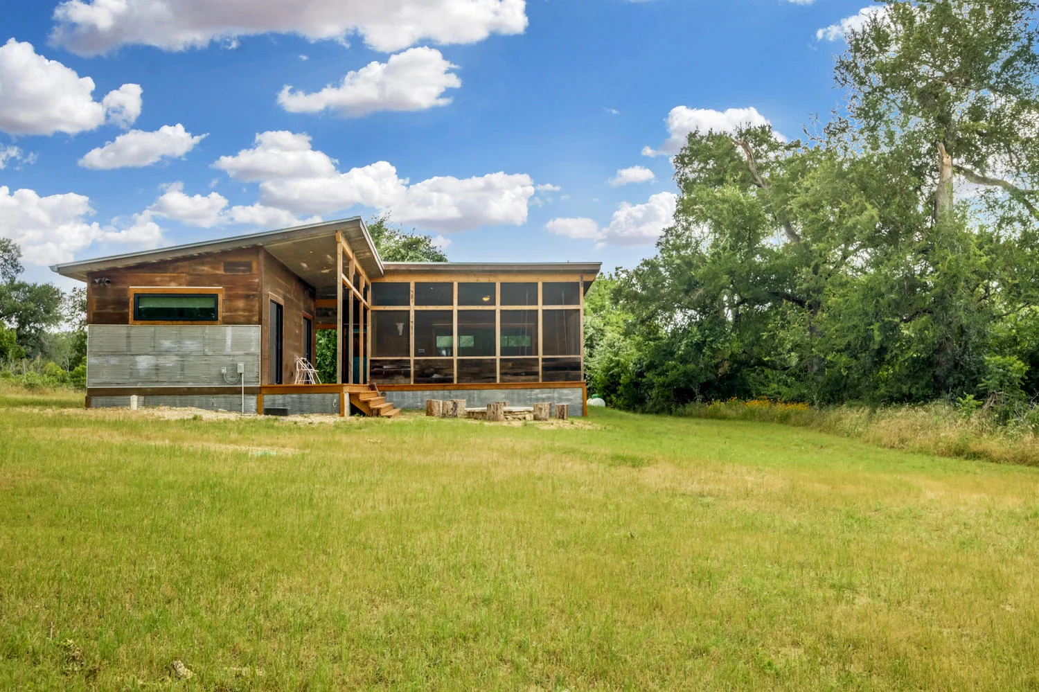 2889 FM 1704-large-001-9-Exteriors 888-1500x1000-72dpi.jpg