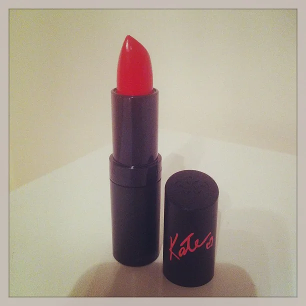 thefashioncloud red lips.jpg