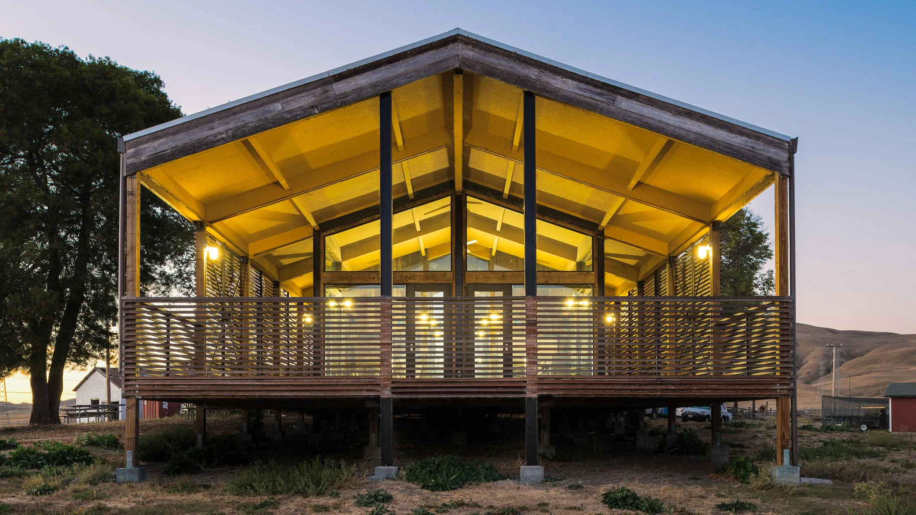 07 Back deck structure.jpg