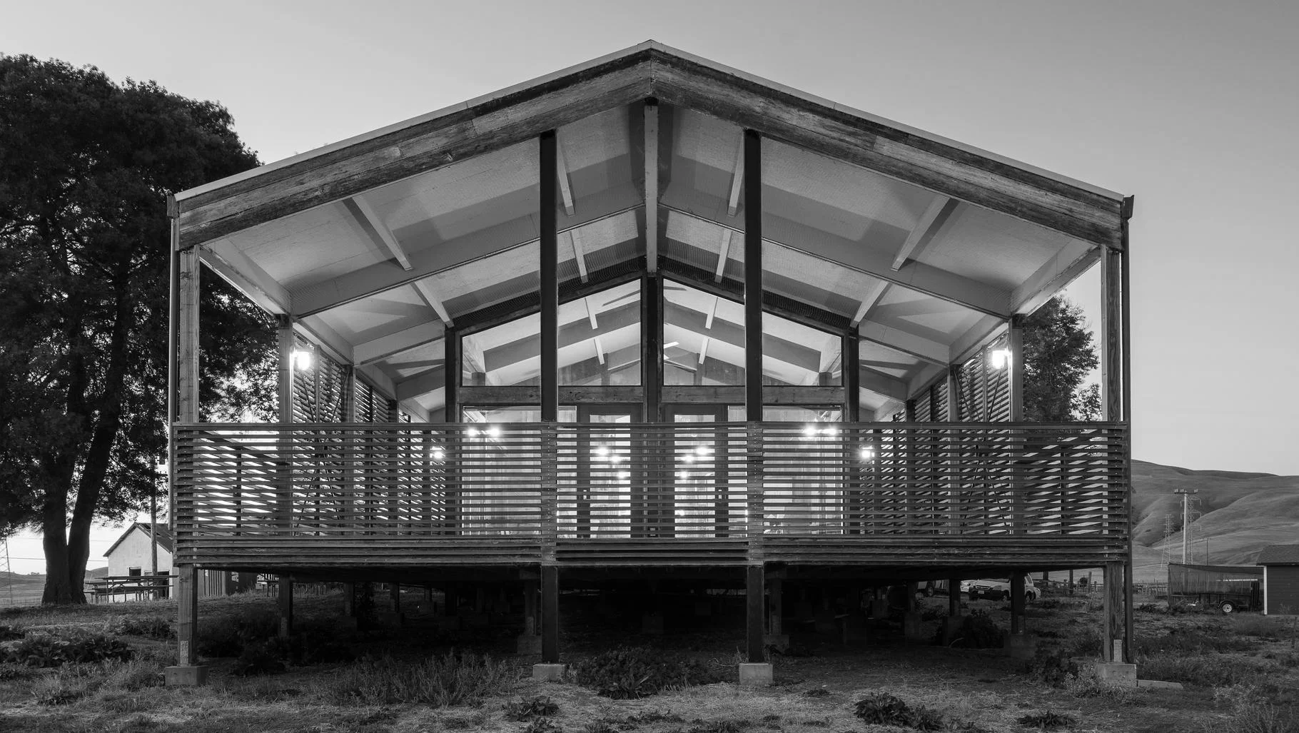 07 Back deck structure.jpg