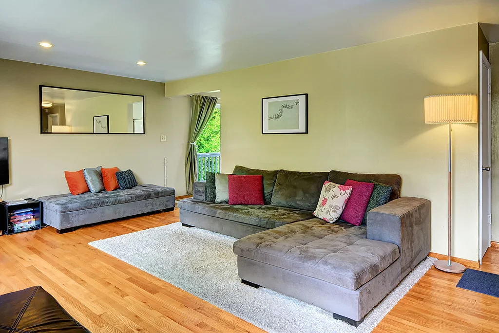 7930 44th Place S, Seattle 98118