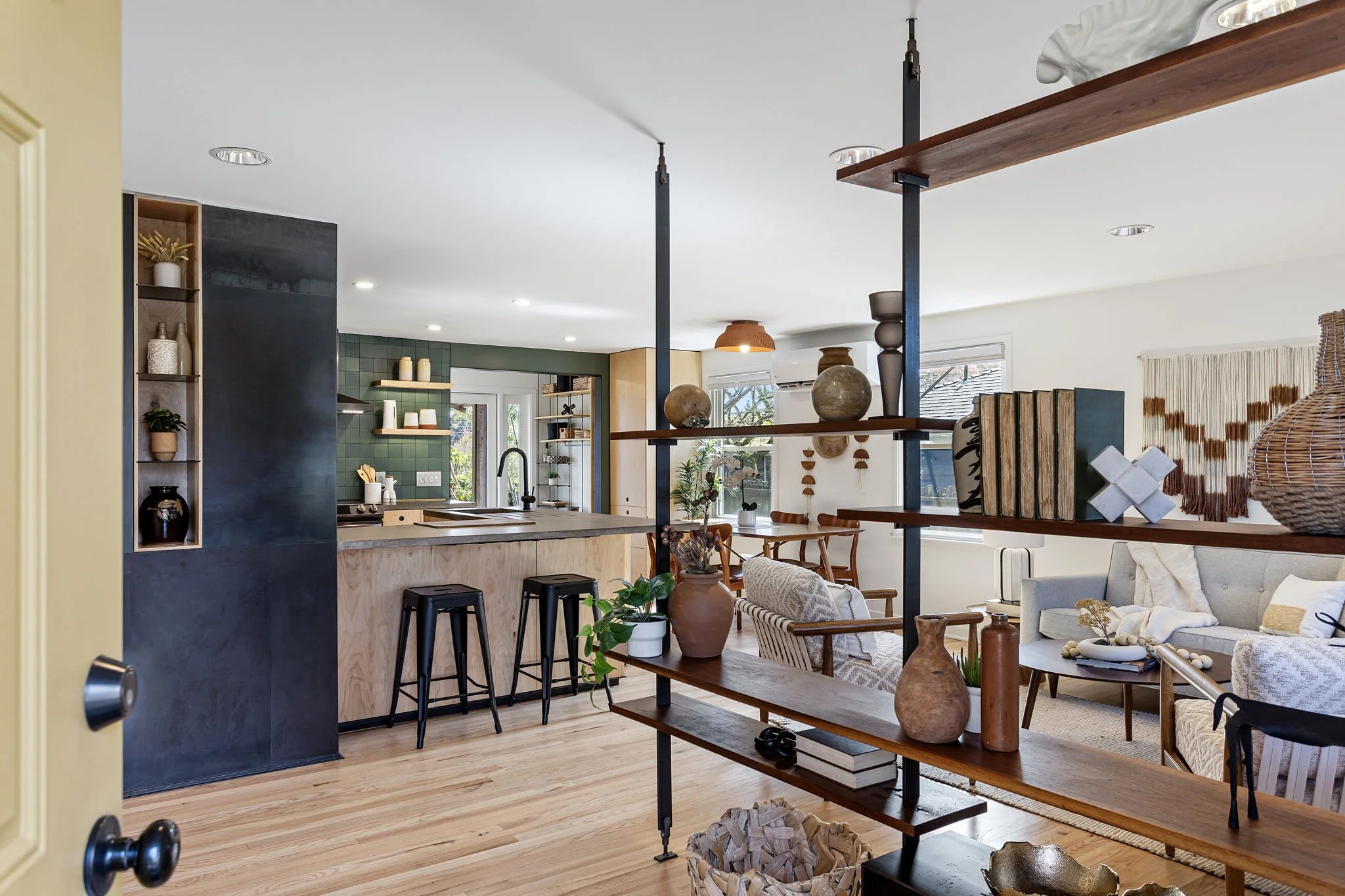 3812 50th Ave SW, Seattle, WA 98116