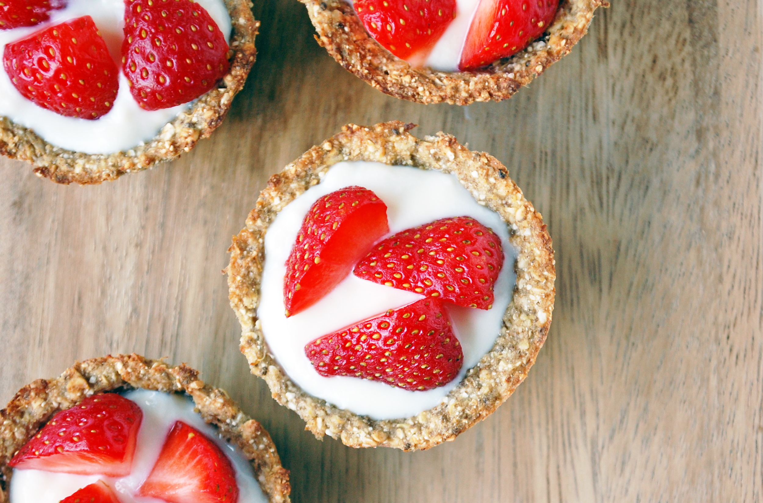 Berry oat cups