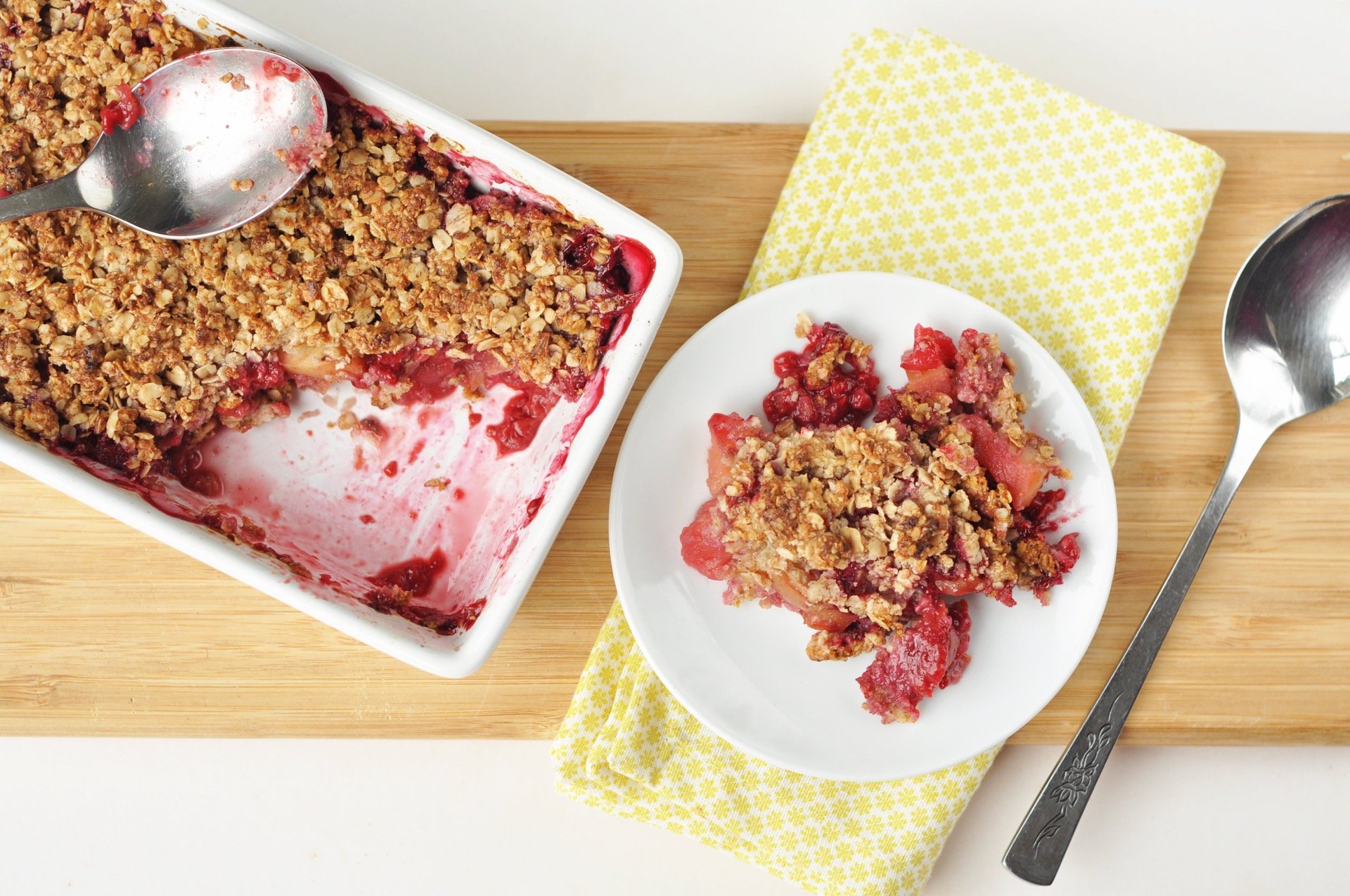 vegan+berry+oat+crumble+.JPG