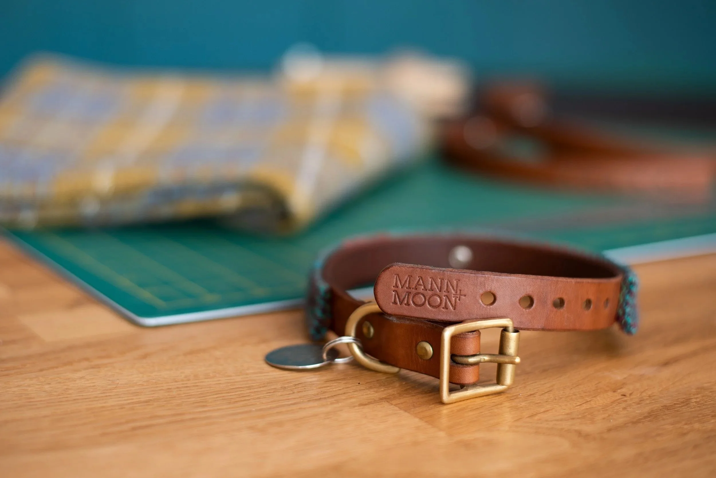 A Mann+Moon leather and Harris Tweed collar