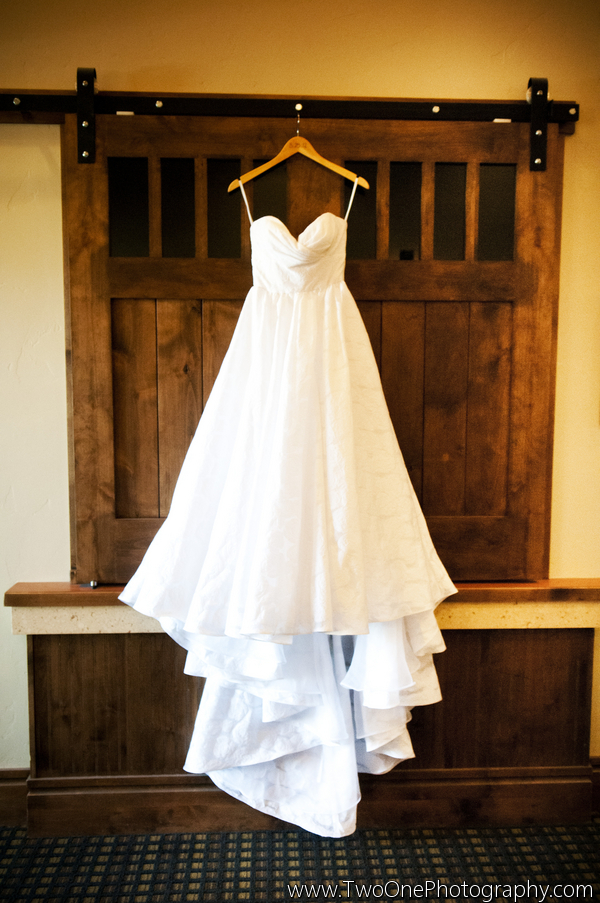 WEDDING GOWN: watters PHOTOGRAPHY: two one photography - anna bé bridal boutique