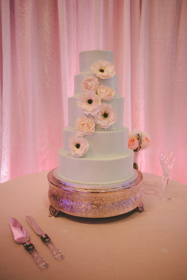 13. Wedding Cake with Natural Elegant Flare.jpg