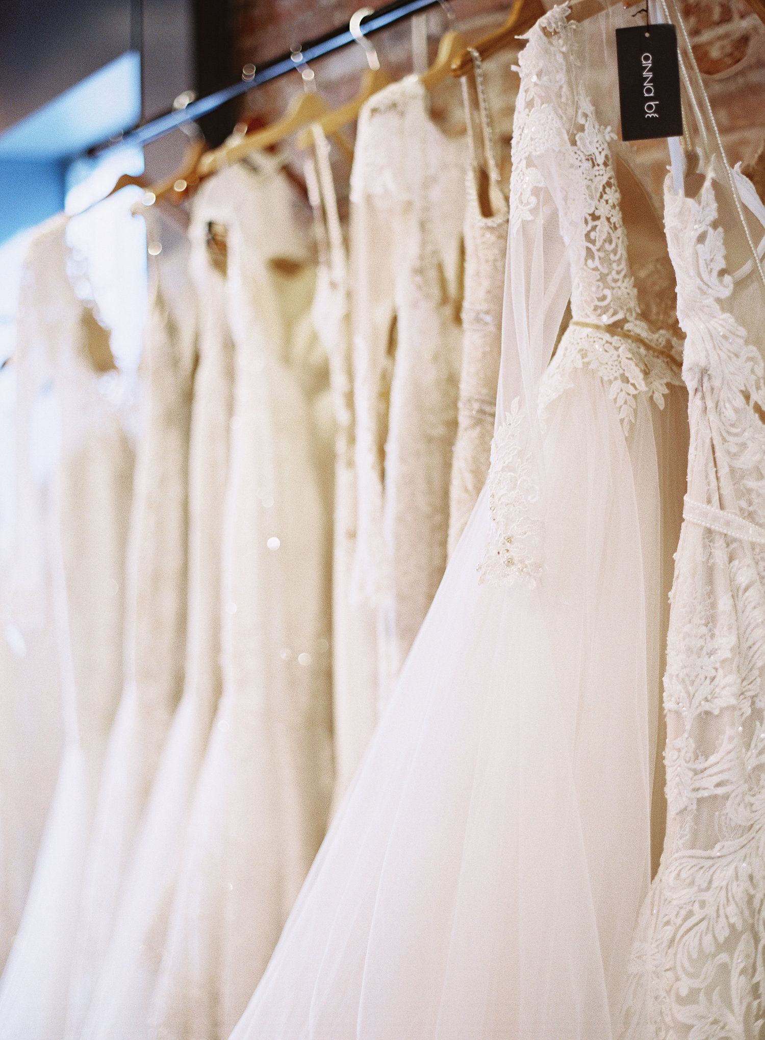 PRO TIPS: How to Win at a Bridal Sample Sale