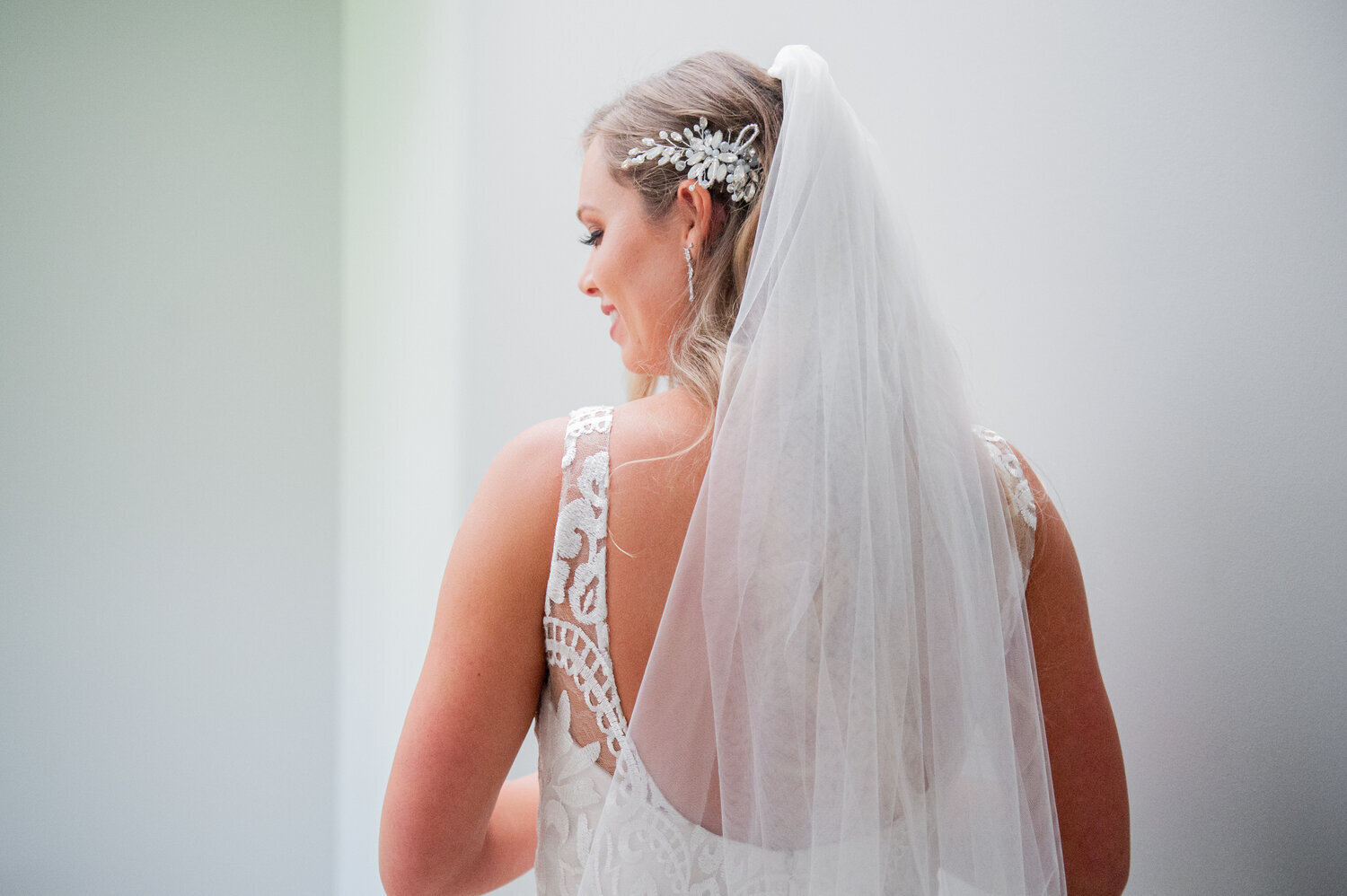  Lindsey and Clay real wedding in Hayley Paige Brando bridal gown  