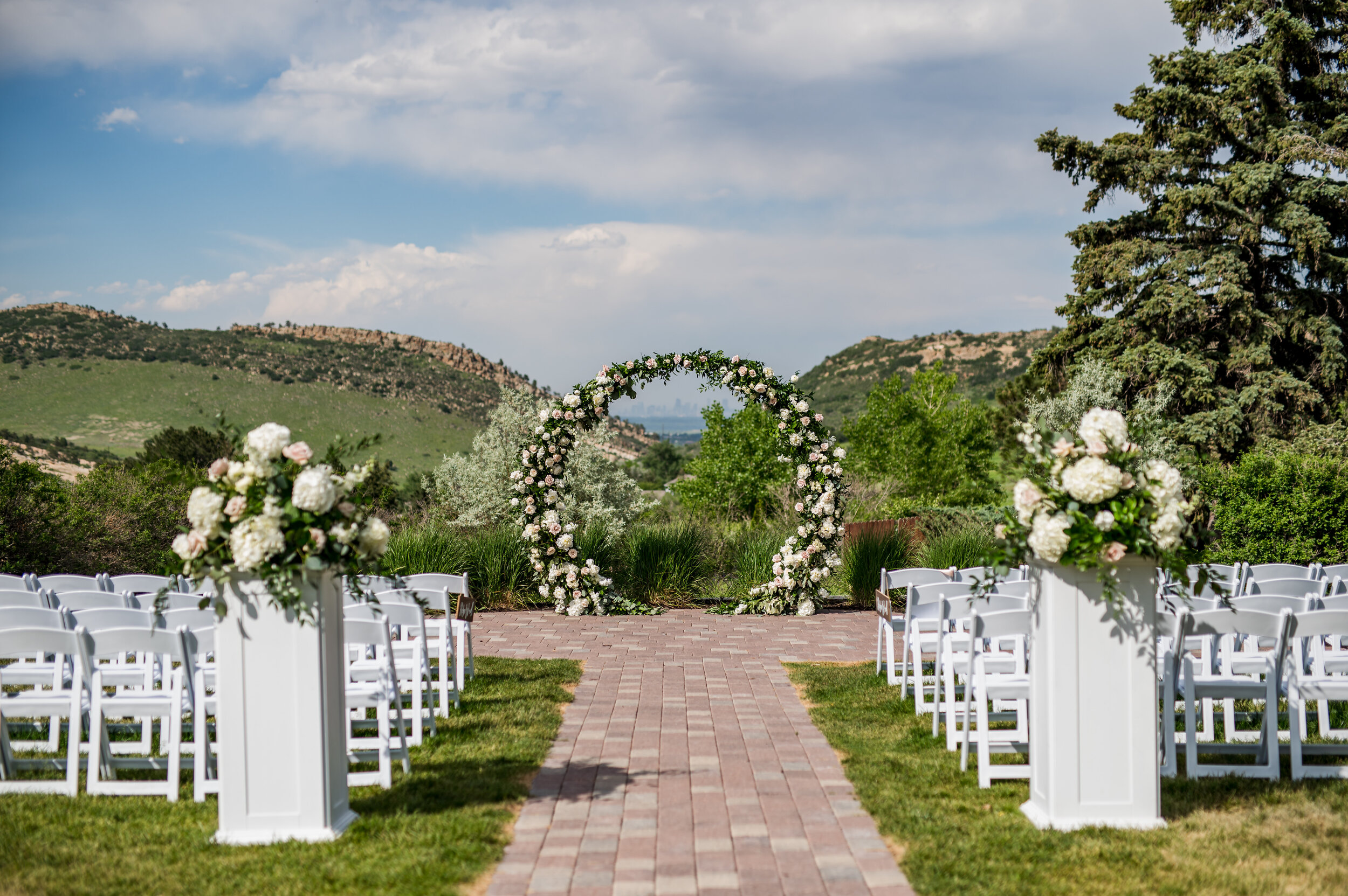  Victoria and Anthony’s Colorado outdoor summer wedding in Hayley Paige Markle wedding dress 