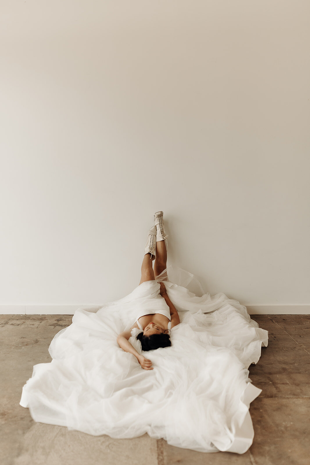 Eva-Lendel-Lindsay-Wedding-Dress-Chic-Bridal-Inspiration-10.jpg