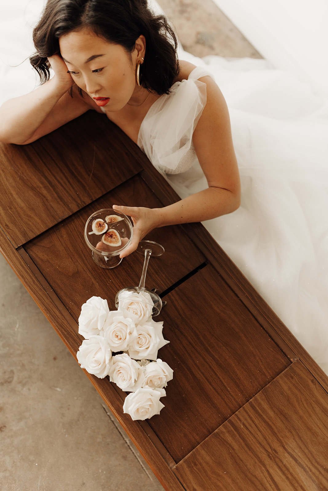 a mid century modern wedding with a eva lendel wedding dress from anna be bridal boutique