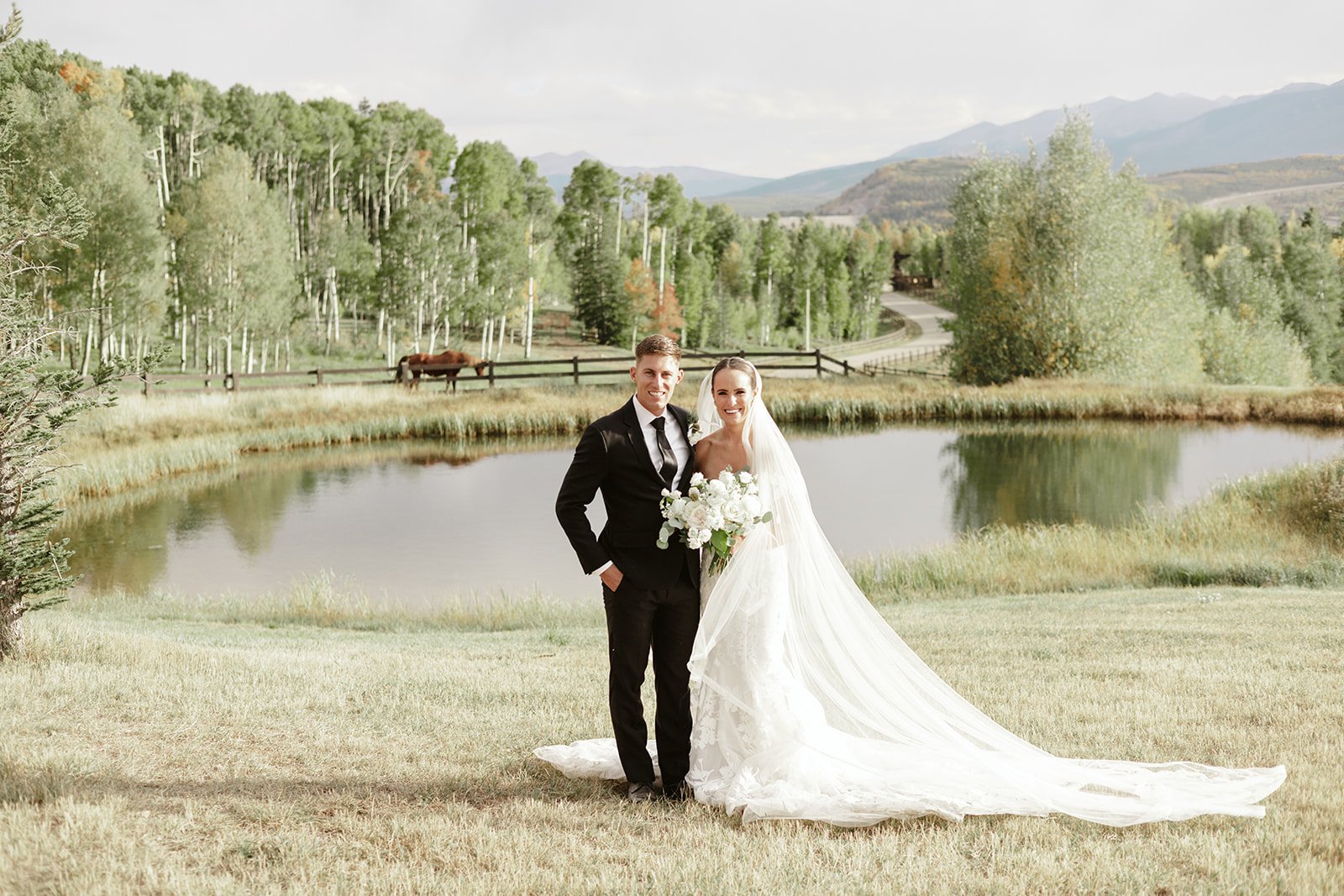 MONIQUE-LHUILLIER-WILLOW-WEDDING-DRESS-TATUM-AND-TANNER (30).jpg