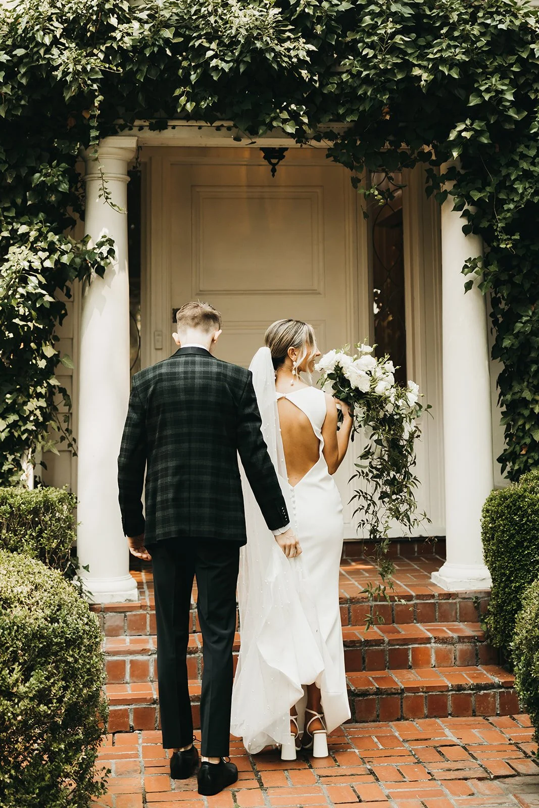 A Romantic and Classical Portland, Oregon Garden Wedding | ﻿Real Wedding — Magdalena + Nick
