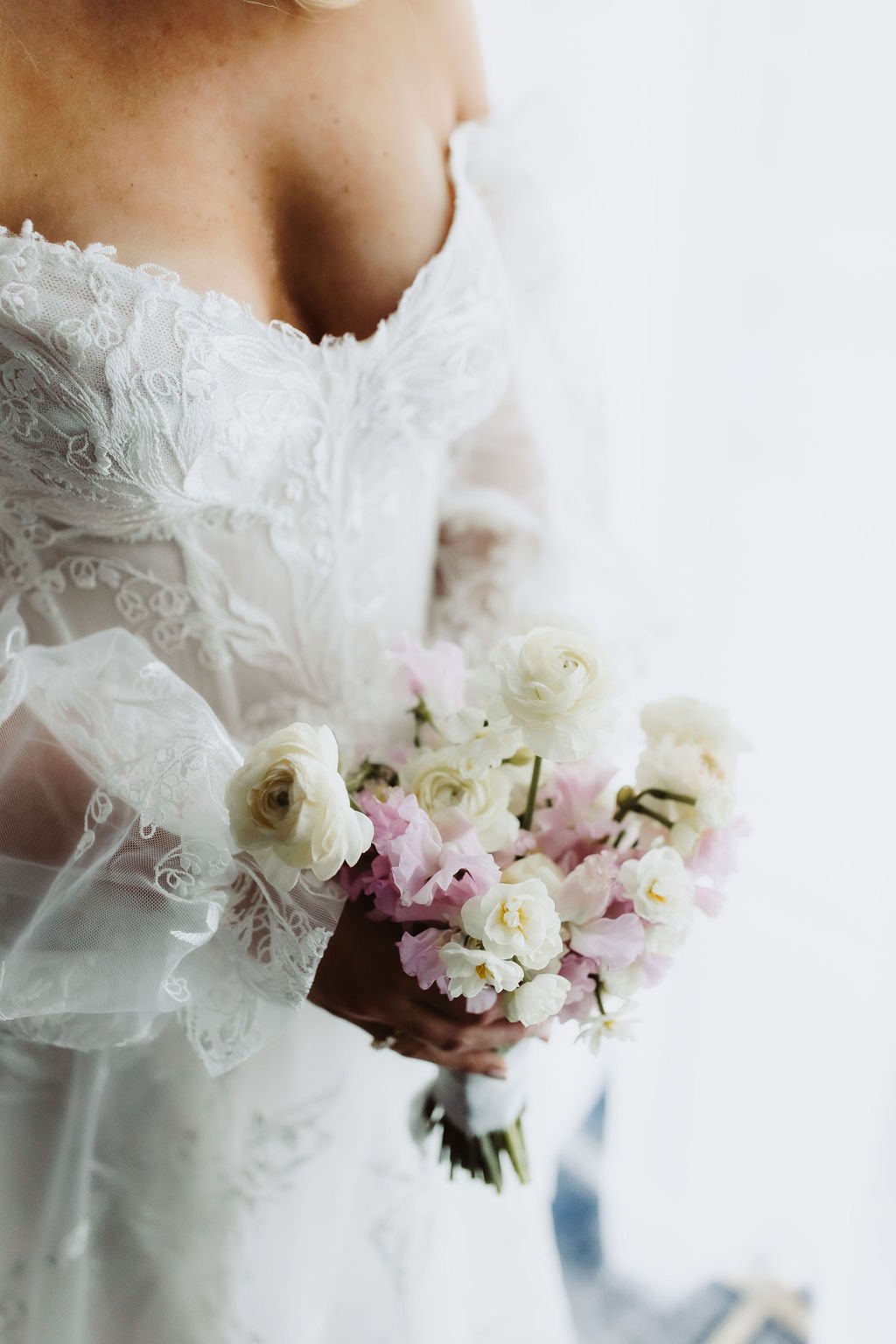 jane-katherine-tash-and-splendid-monique-lhuillier-wedding-dresses-matt-lien-photography_10.JPG