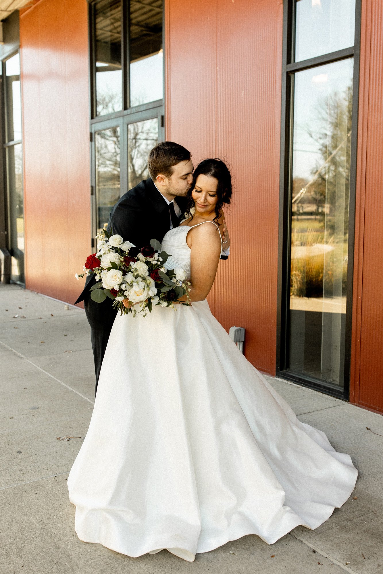 crazy-for-you-anne-barge-wedding-dress-bailey-and-andrew-wedding_20.jpg