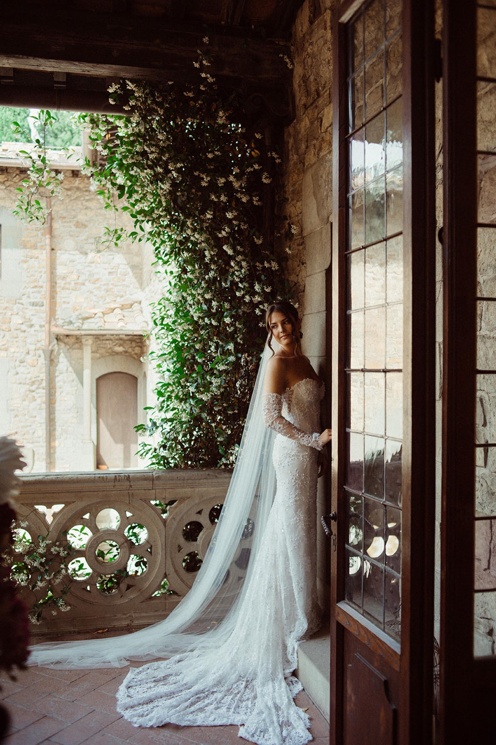 Castello-Il-Palagio-Tuscany-Wedding-in-Ines-Di-Santo-Chiara-01.jpg