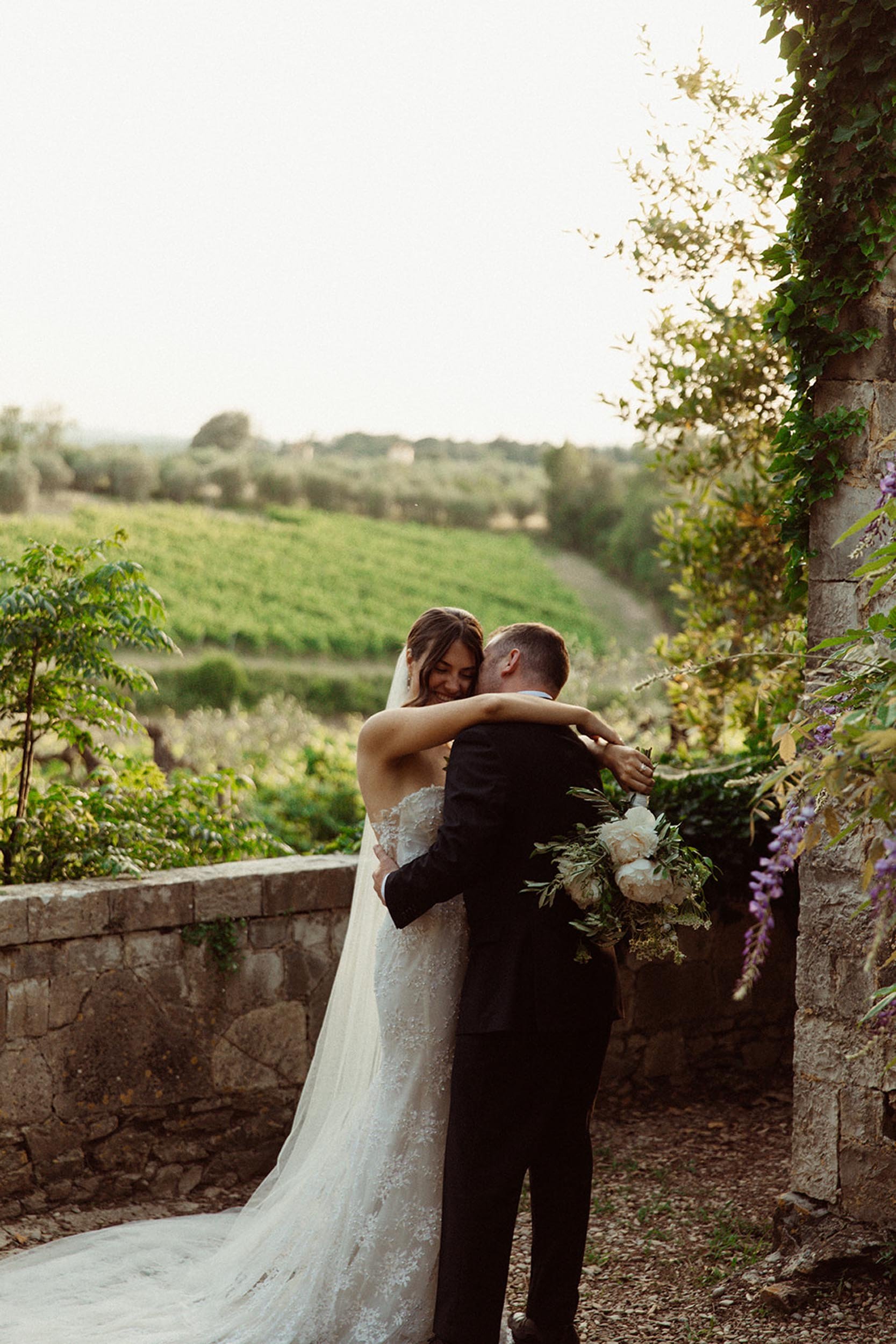 Castello-Il-Palagio-Tuscany-Wedding-in-Ines-Di-Santo-Chiara-28.jpg