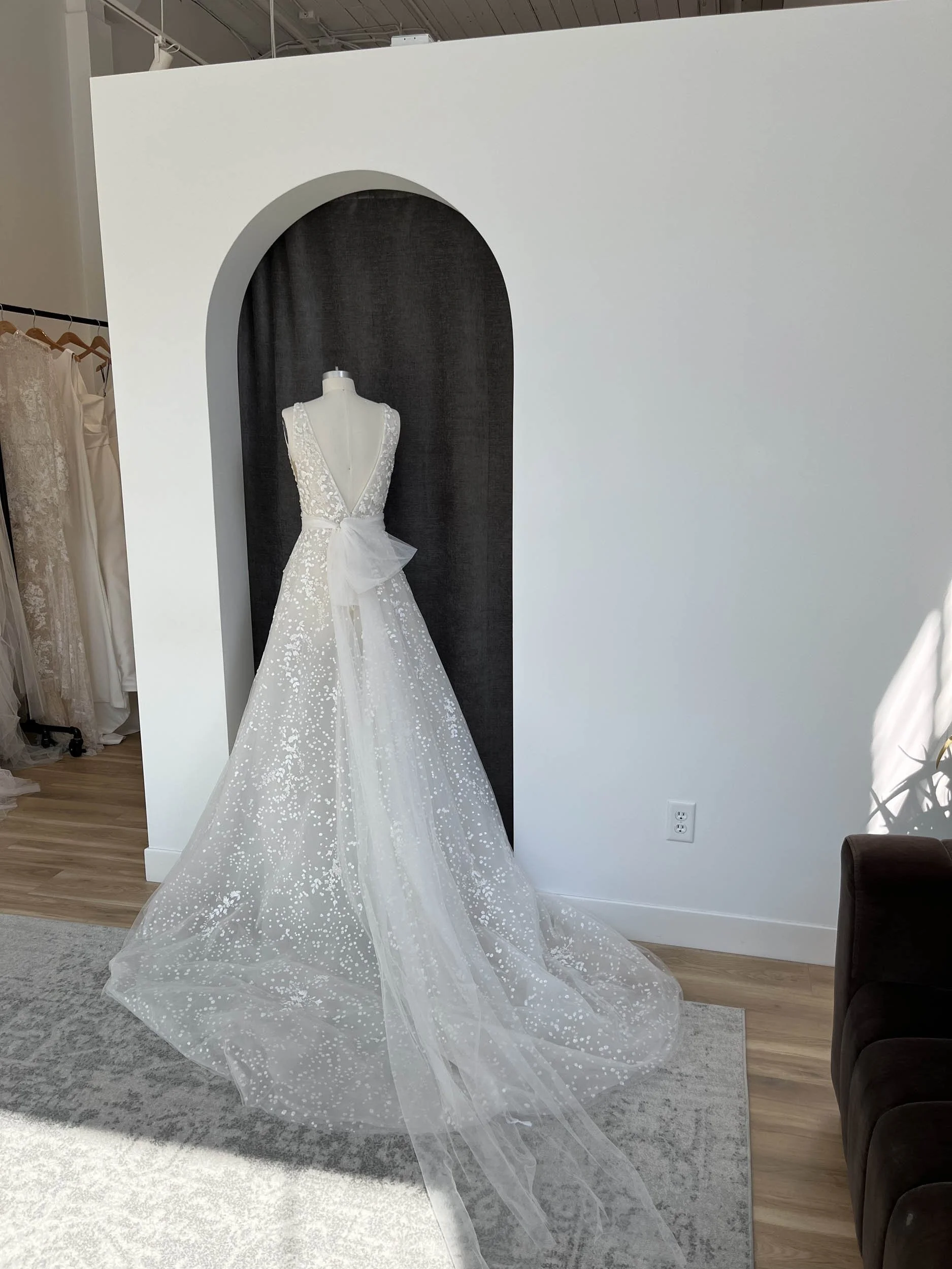 Designer Wedding Dress Samples｜anna bé bridal boutique