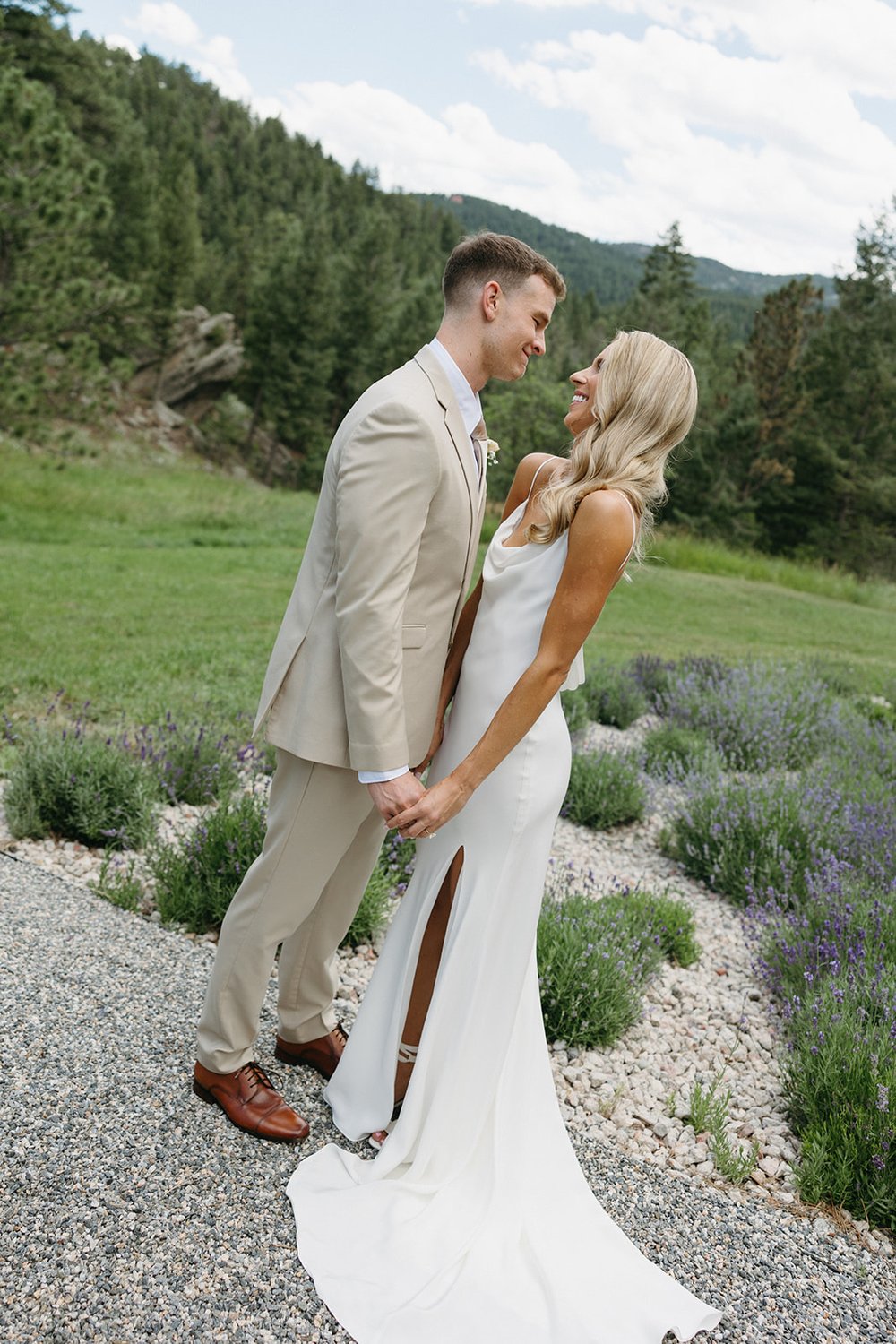 Colorado-Mountain-Wedding-in-Alexandra-Grecco-Lotus-Dress-06.jpg