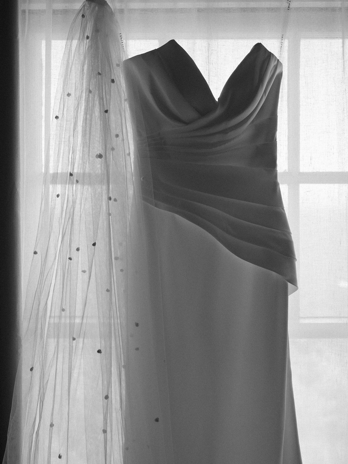 Eva-Lendel-Lika-Wedding-Dress-Catalina-Island-Wedding-01.jpg