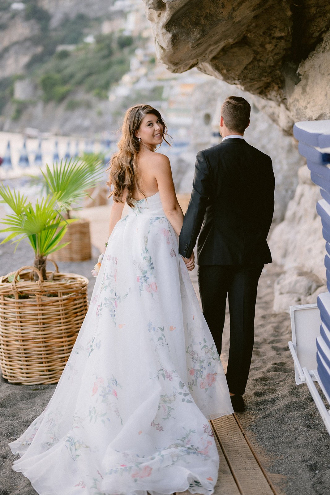 Romantic-Positano-Wedding-in-Monique-Lhuillier-Gown-41.jpg