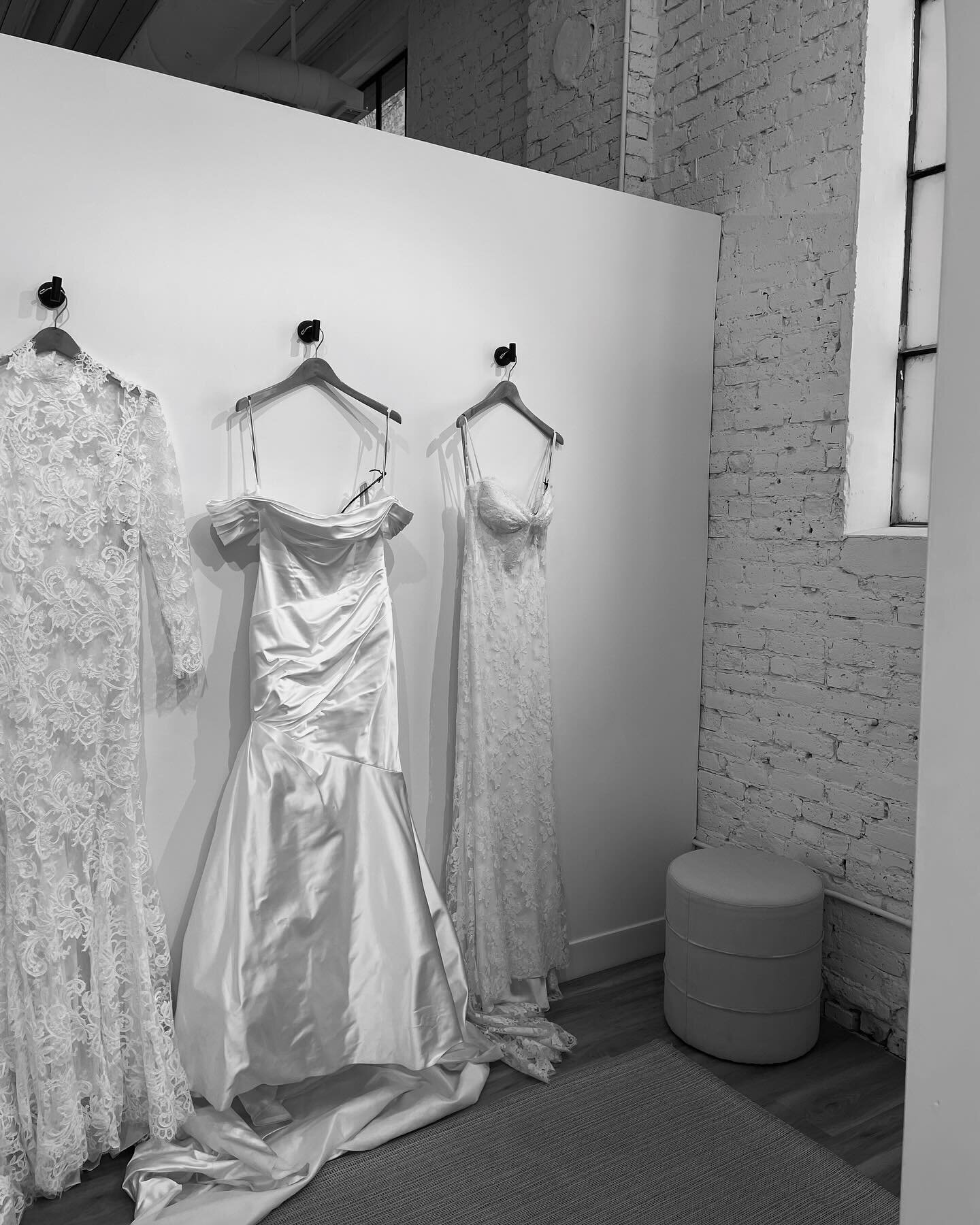 luxury brides in minneapolis, your dream bridal escape awaits. 

our minnesota bridal boutique specializes in crafting a relaxed shopping experience for brides + their guests. brides travel from hours away to see our luxe bridal brands including @mon