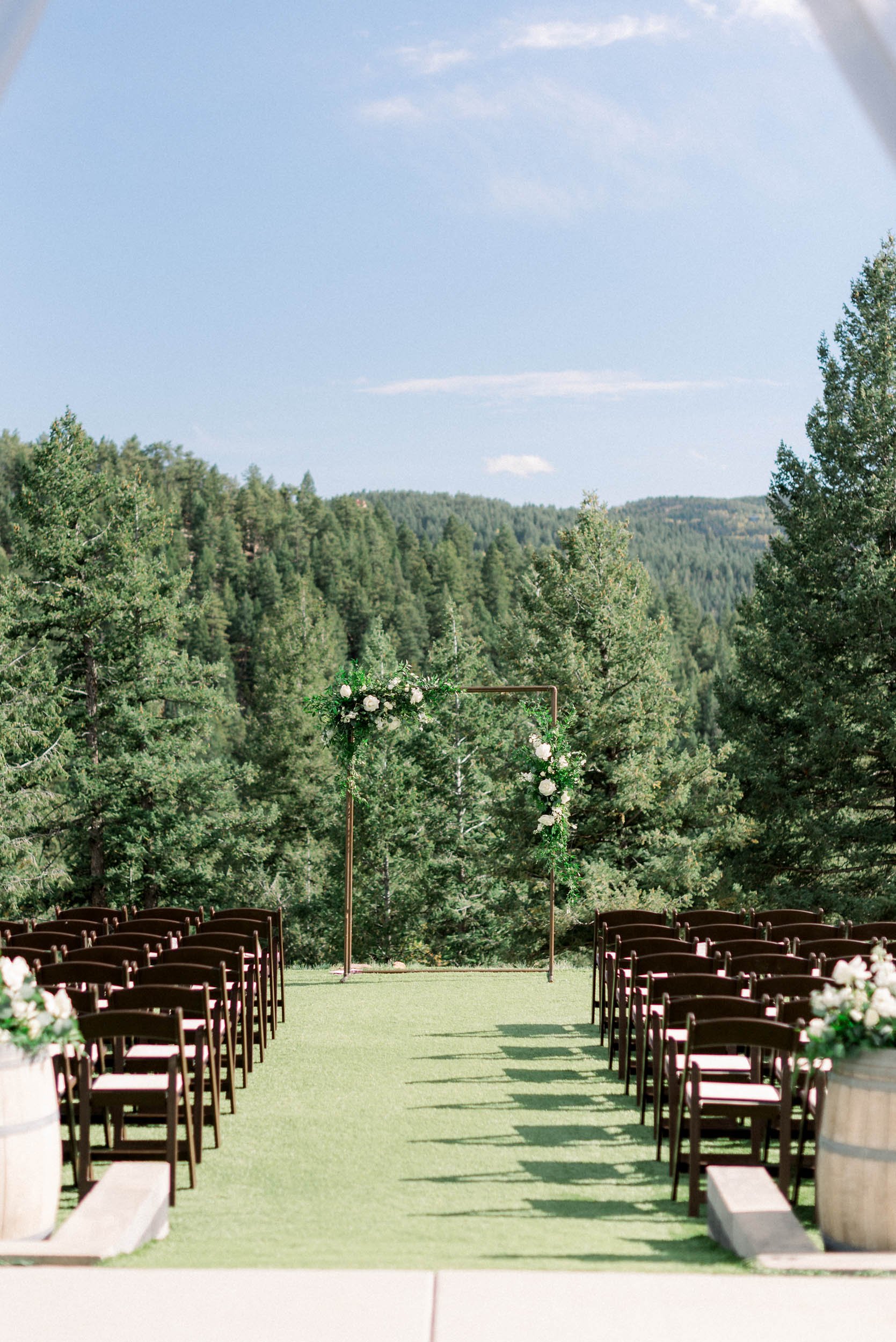 Modern-Rustic-Denver-Wedding-in-Alexandra-Grecco-10.jpg