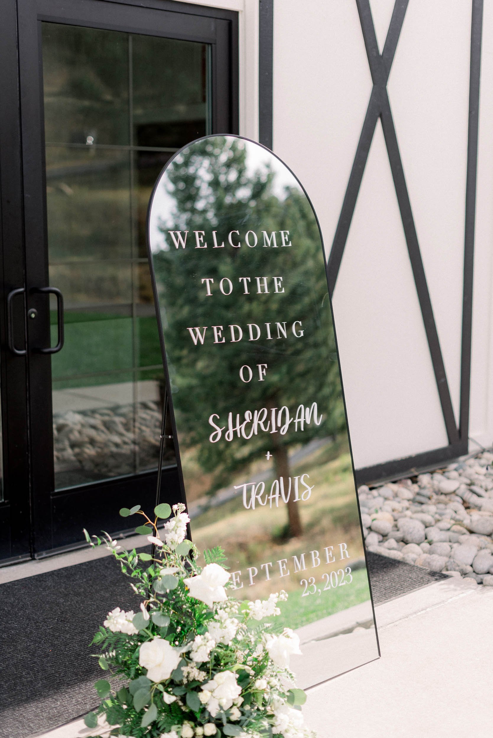 Modern-Rustic-Denver-Wedding-in-Alexandra-Grecco-12.jpg