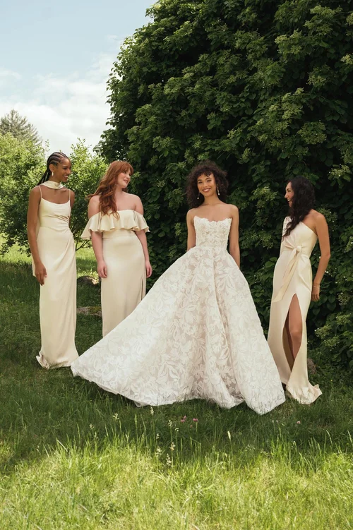 How Do You Match Bridesmaids and Bride?anna b bridal boutique