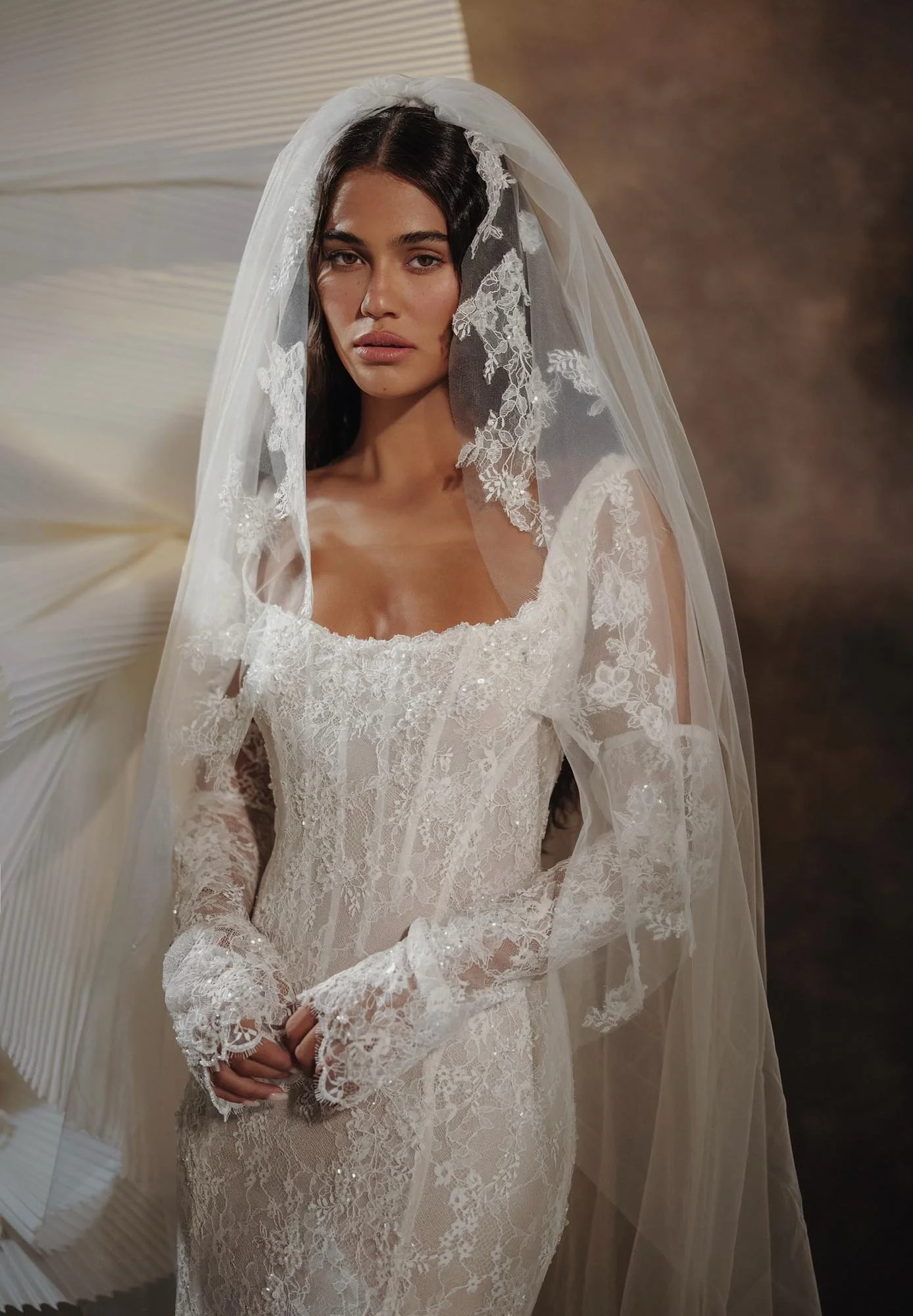 Aria-Margot-Bridal-Wedding-Dress-03.jpg
