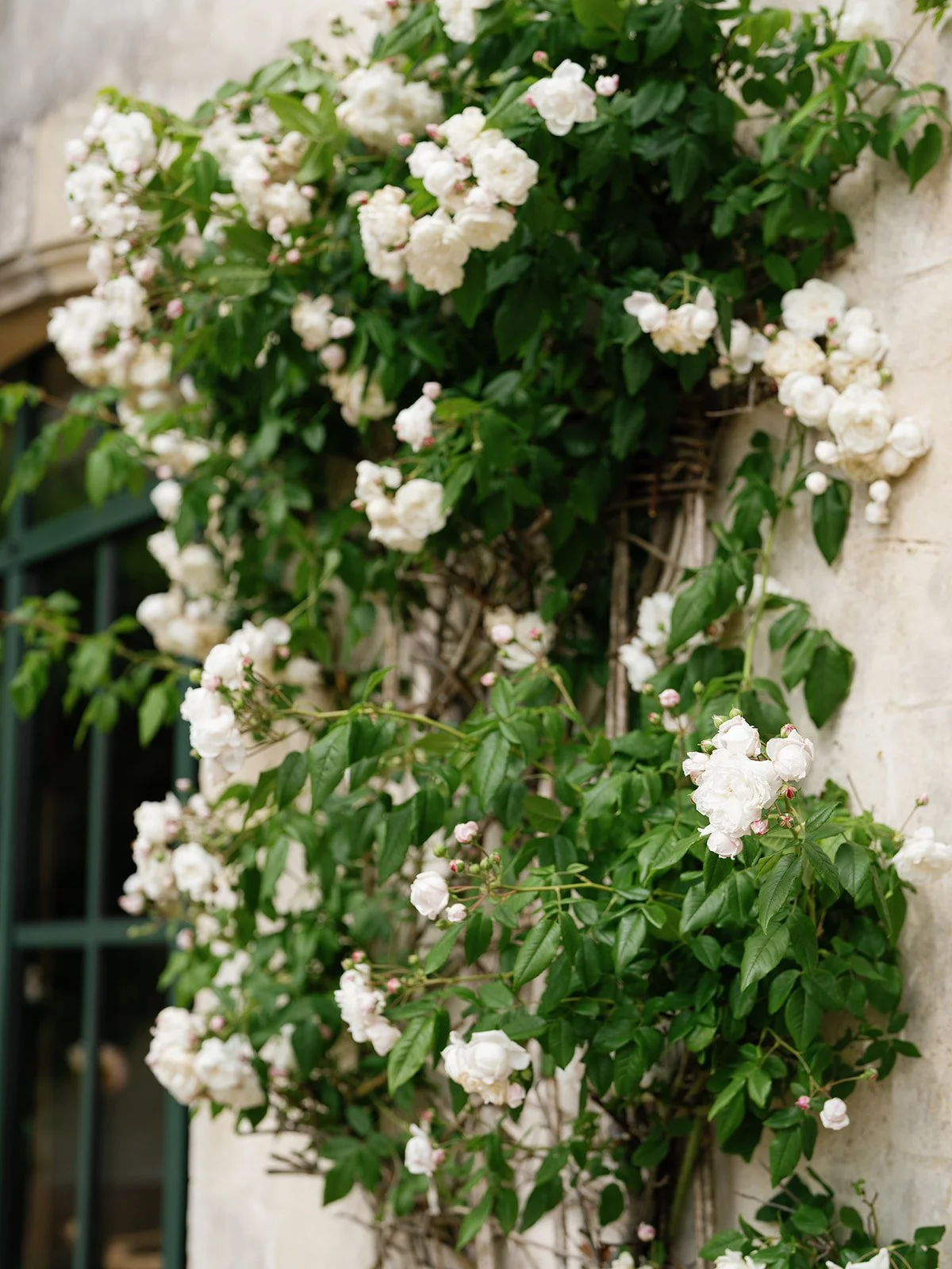 Elegant-French-Château-Wedding-in-Katherine-Tash-09.jpg