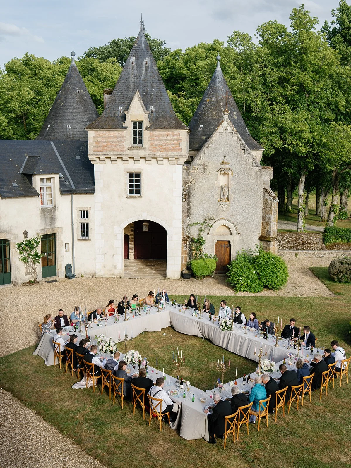 Elegant-French-Château-Wedding-in-Katherine-Tash-18.jpg