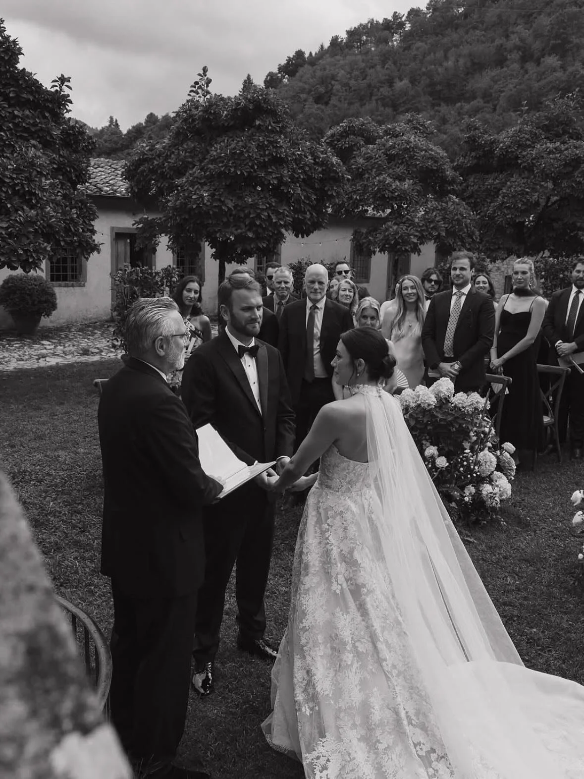 brb i&rsquo;ll be busy for the next week or so looking through these pictures. 🖤

congratulations to #annabebride @elliemattix in @guardiolabridal&rsquo;s ethereal &lsquo;celine&rsquo; gown.

photo @jillian_blanc 
venue @villacatureglio 
dress @guar