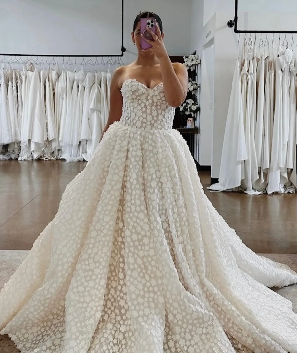 ONE WEEK until our @seraphine_bridal trunk show lands in atlanta from nov 21-29! 🤍 book a last minute appointment before slots fill up and this traveling trunk show hits the road to the next location. ✨

nashville | dec 5-13
raleigh | dec 19-27
bost