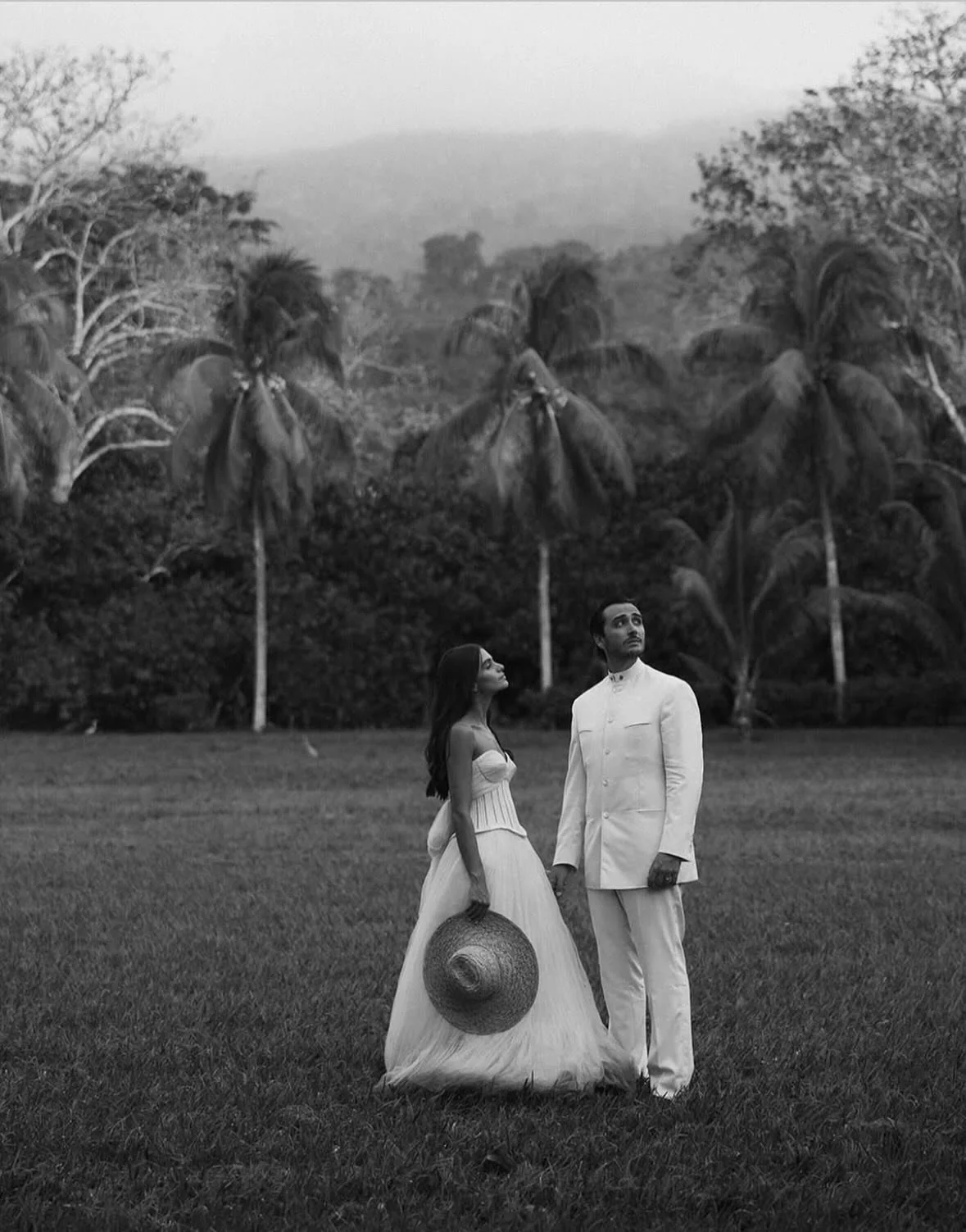 effortless elegance + cool-bride aesthetics are unmatched when it comes to @daniellefrankelstudio. book an appointment to discover more danielle frankel gowns.

available at 🖤

@annabebridal denver + minneapolis

@aandbexannabebridal atlanta + bosto