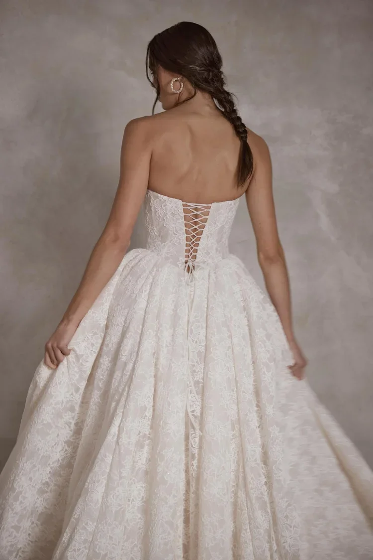 Dallas, TX Wedding Dressesanna b bridal boutique