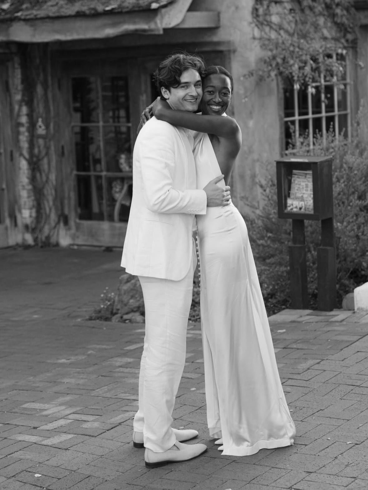 unique craftsmanship, effortless drapery, and luxe fabrics. @daniellefrankelstudio is home to artful wedding gowns that every bride needs to explore. 🕊️

explore danielle frankel gowns at these anna b&eacute; locations:

anna b&eacute; bridal boutiq