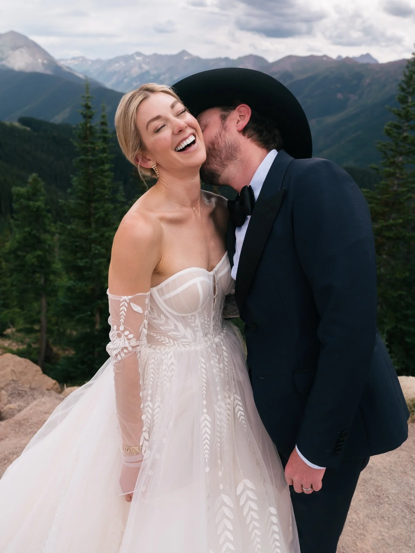 we can&rsquo;t get over this energy-filled special day celebrating the love of a&amp;b&eacute; real bride kata &amp; chris, featuring dreamy mountain scenery, so much joy &amp; an iconic bride outfit change. congrats to the diems 🤍🥂🌞

dress | &lsq
