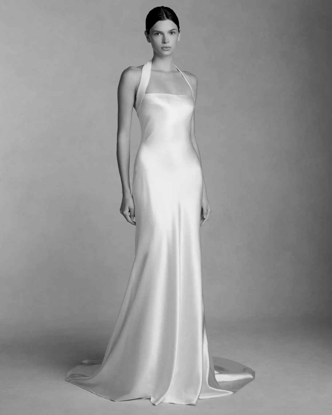 a new danielle frankel has arrived 🖤

introducing presley, a silk wool bias cut gown with a silk wool twill halter strap + micro pearl embroidered trim detail 🕊️

#daniellefrankel #newdaniellefrankel #denverbride #coloradobride