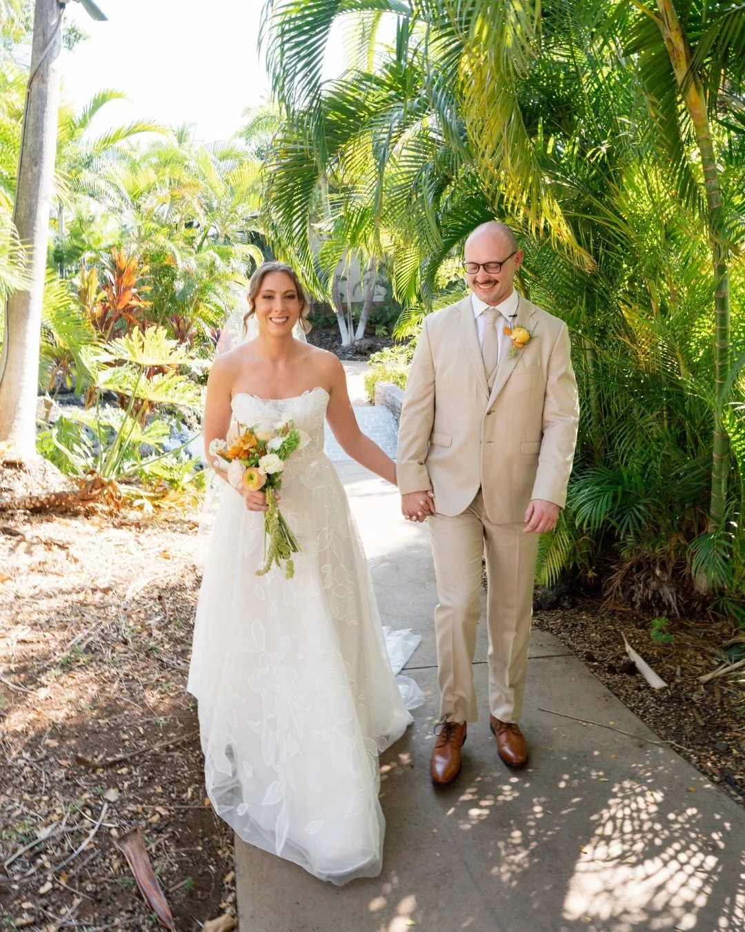 loving the vibrant &amp; tropical vibes of this destination wedding between a&amp;b&eacute; bride eva &amp; luke, featuring @jennyyoonyc 🌴💐✨

dress | lorelai by @jennyyoonyc via a&amp;b&eacute; #seattle
photographer | @apricity.weddings
venue | @fa