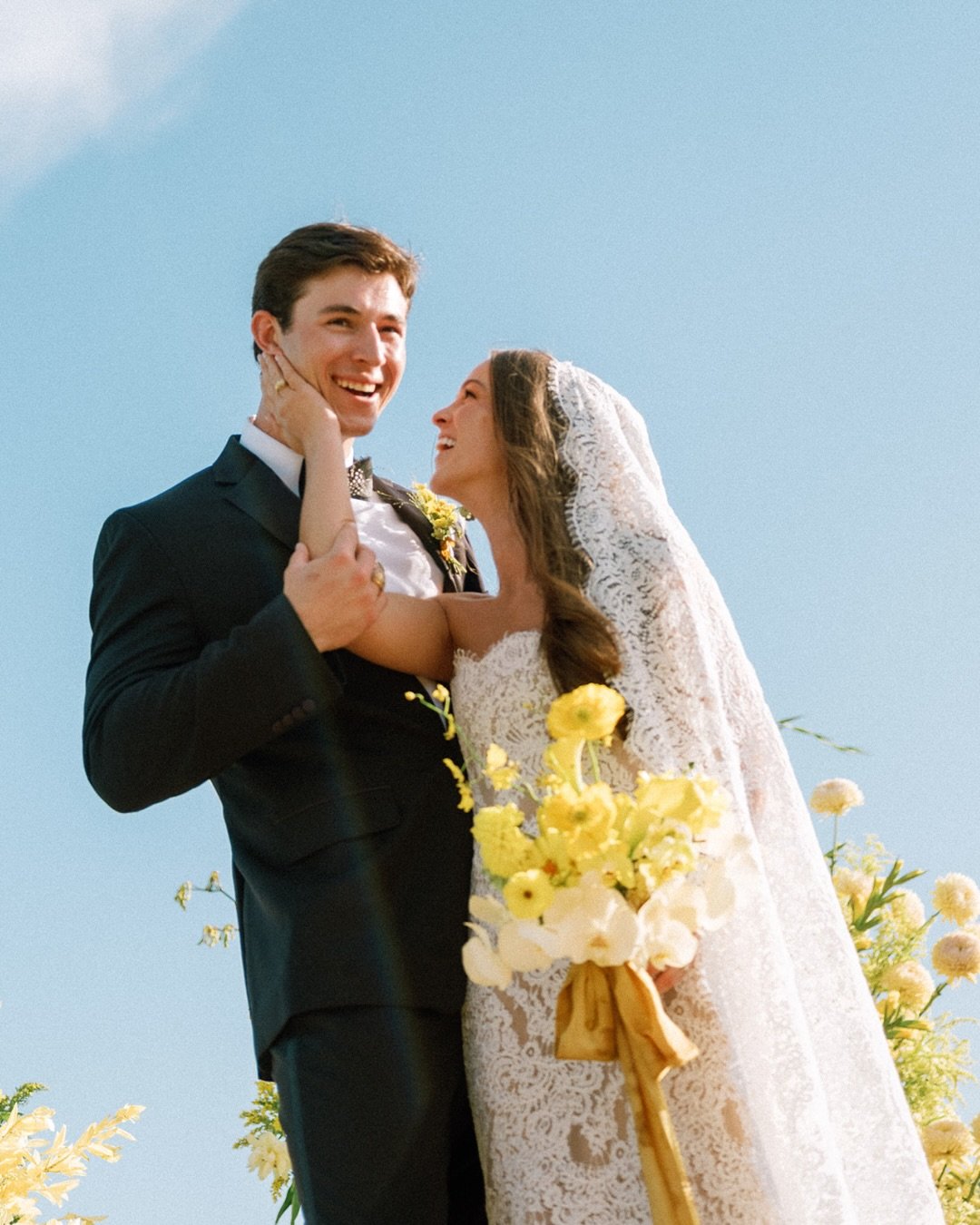 we are quite literally in love with this beautiful day between &amp;AB #dallas bride bradie &amp; luke, featuring @noy.eliyahu ✨🌻

congrats to the broussards! 🥂

dress &amp; veil | @noyeliyahu.bridal via guest trunk show at &amp;AB #dallas
photogra