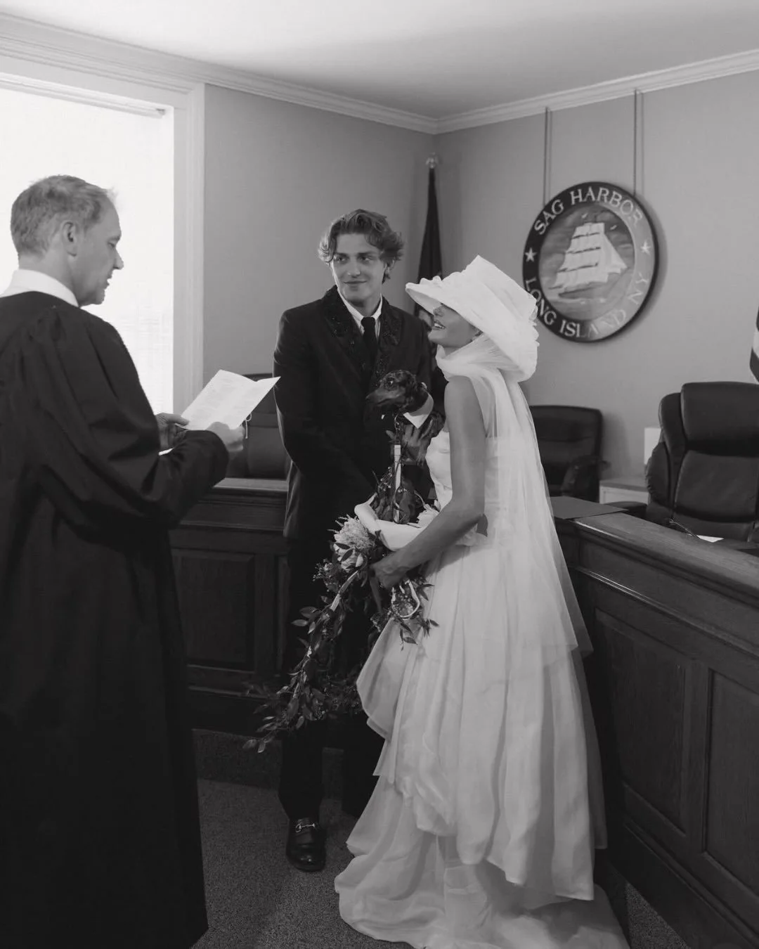 courthouse weddings + intimate civil ceremonies are having a major moment + brides are taking the opportunity to show off their individuality through fashion 🖤

influencer halley kate wore a vintage dior ballgown, paired with a custom valentino-insp