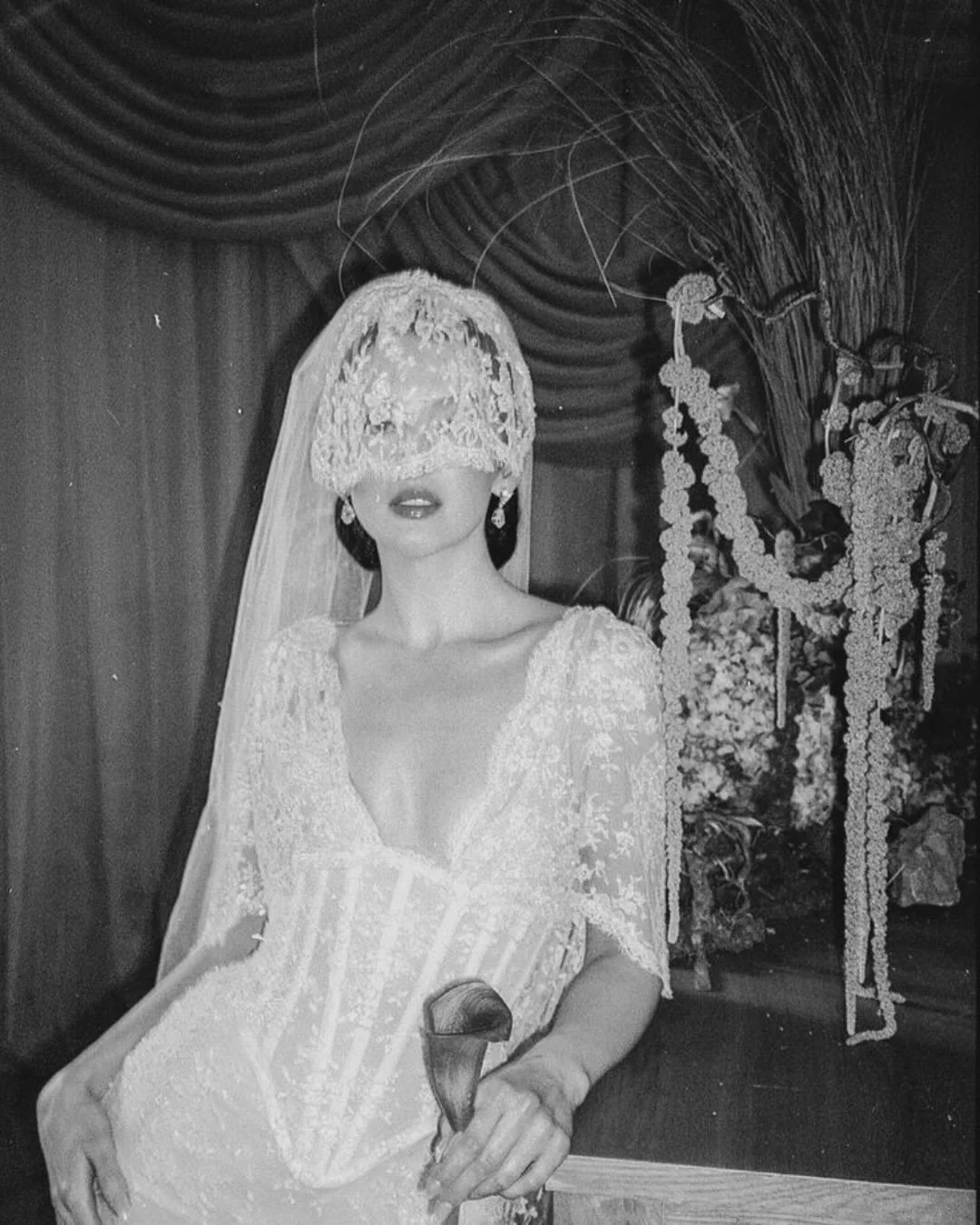 here is the alt bride inspo you&rsquo;ve been searching for 🖤

which inspo pic is your favorite?

#altbride #altbridallook #altbrideinspo #weddinginspo
