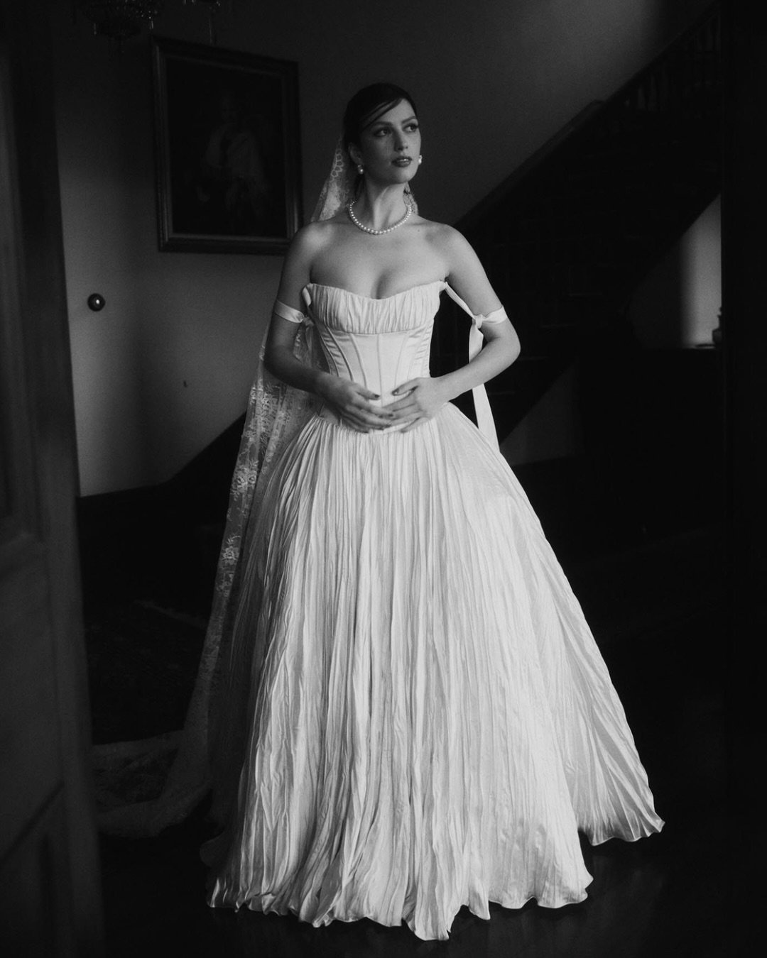 with hand-draped details over the bust + a cinched-in structured corset, there is so much to love about daphne by @flourestudio 🖤

shop daphne at anna b&eacute; colorado

+ @aandbexannabebridal atlanta + boston

#floure #coloradobride #bridalshopden