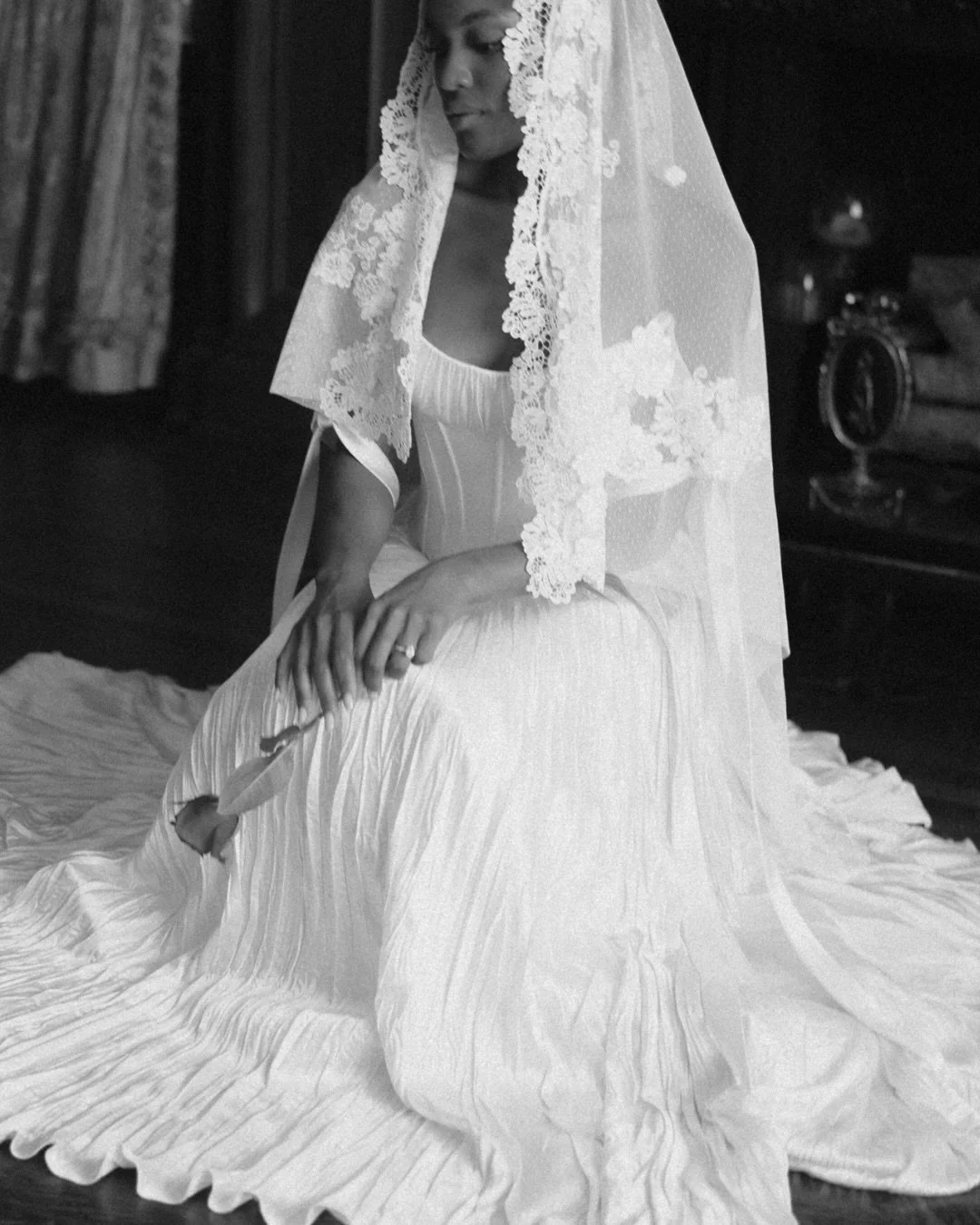 a gown that screams vintage romance 🖤

shop daphne by @flourestudio at anna b&eacute; colorado 
+ @aandbexannabebridal atlanta + boston

also arriving soon to &amp;AB dallas 🕊️

#flourestudio #vintageweddingdress #loveletterto20 #romanticweddingdre