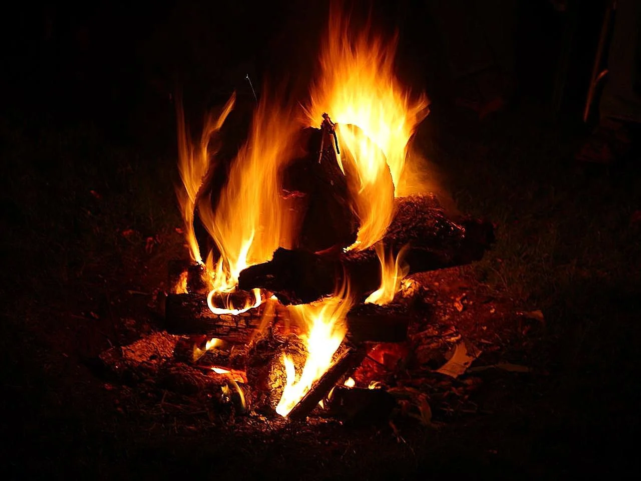 Campfires_flames.jpg