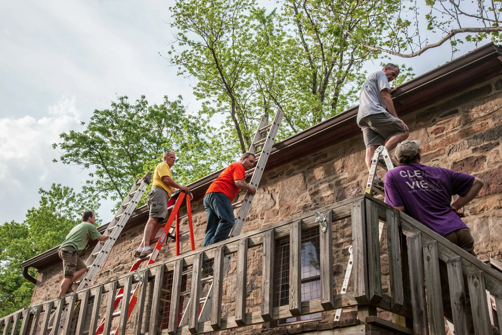 many hands helping out around the conservancy