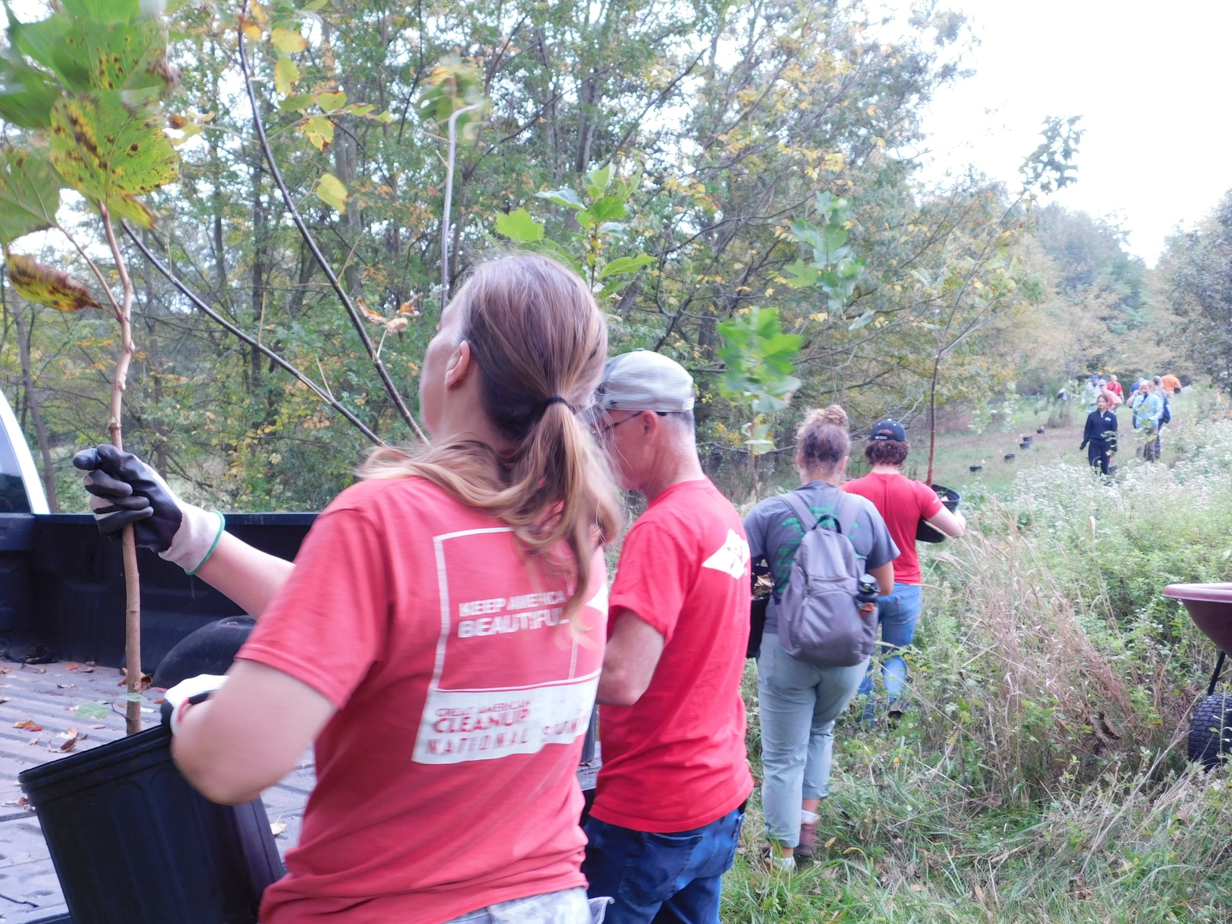 Volunteers Tree Planting Redtail Park 2023.JPG