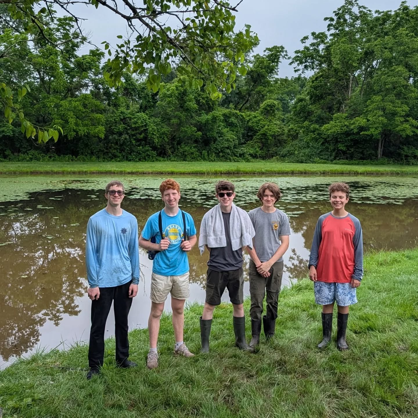 What a great day for water chestnut removal! Thank you to boy scout troop 137 and our community volunteers who came out today and helped us to remove 66 bags of this invasive plant from a local pond! 

Learn more and sign up for the next water chestn